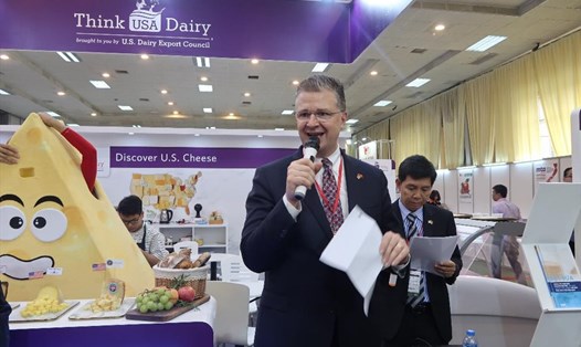 Đại sứ Mỹ Daniel Kritenbrink phát biểu tại Triển lãm quốc tế chuyên ngành thực phẩm và nhà hàng khách sạn, Hà Nội. Ảnh: Vân Anh