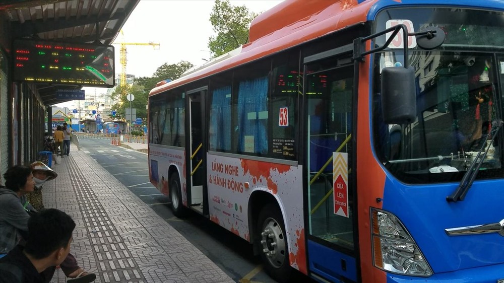 Tuyến xe buýt màu cam sẽ bảo vệ chị em phụ nữ khỏi nạn lạm dụng tình dục.