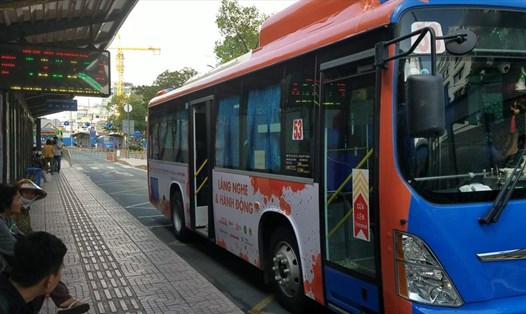 Tuyến xe buýt màu cam sẽ bảo vệ chị em phụ nữ khỏi nạn lạm dụng tình dục.