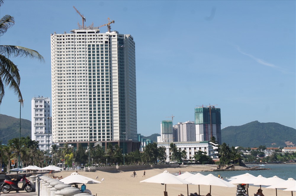 Thành phố Nha Trang (Khánh Hòa) đã và đang xây dựng nhiều nhà cao tầng trong khu vực nội thành. Ảnh: PV