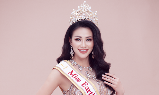 Nguyễn Phương Khánh đoạt vương miện Hoa hậu Trái đất 2018.