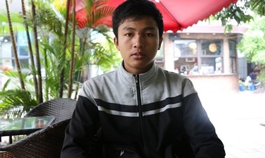 Nam sinh Nguyễn Quang Huy buồn bã vì bị Học viện Hậu cần trả về. (Ảnh: Cảnh Huệ/Tiền Phong)