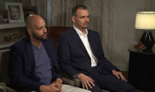Abdullah Khashoggi (trái) và Salah Khashoggi (phải) trong cuộc phỏng vấn với CNN ngày 4.11. Ảnh: CNN