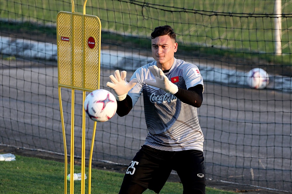 Thủ thành Văn Lâm được đánh giá là ngôi sao quan trọng nhất có thể giúp ĐT Việt Nam làm nên kì tích tại AFF Cup 2018. Ảnh: T.L