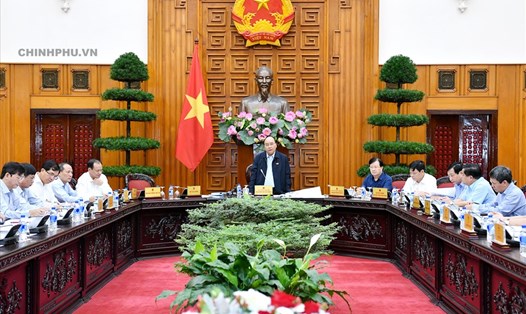 Thủ tướng chủ trì họp về tình hình sạt lở đất 13 tỉnh miền Trung. Ảnh: VGP