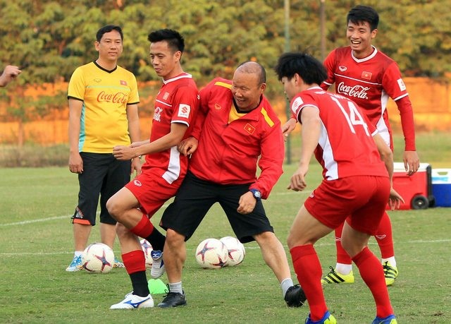 HLV Sundramoorthy ấn tượng với Công Phượng và Văn Quyết.