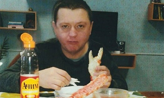 Vyacheslav Tsepovyaz ăn cua trong tù. Ảnh: Twitter
