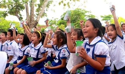 Sữa học đường đặt ra mục tiêu góp phần nâng cao tầm vóc trẻ em. Ảnh: N.H