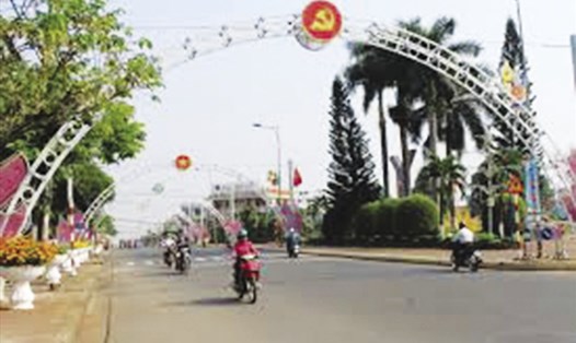 Huyện Xuân Lộc cần một nguồn lực lớn để xây dựng NTM kiểu mẫu, người dân đã đóng góp sức người, sức của để xây dựng nông thôn khang trang, đổi mới. Ảnh: UBNDXL