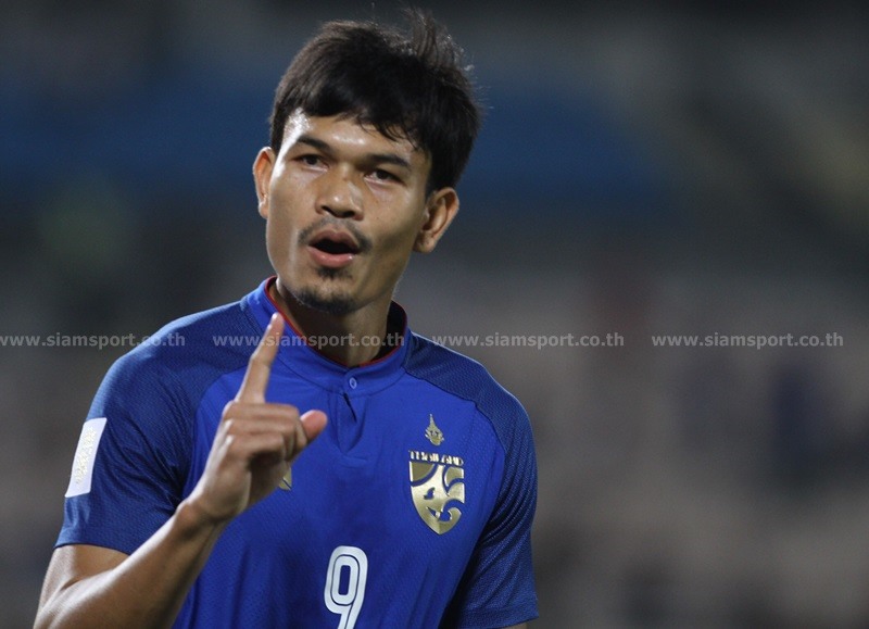Adisak Kraisorn đã ghi 6 bàn thắng trong 1 trận đấu. Ảnh: Siamsport