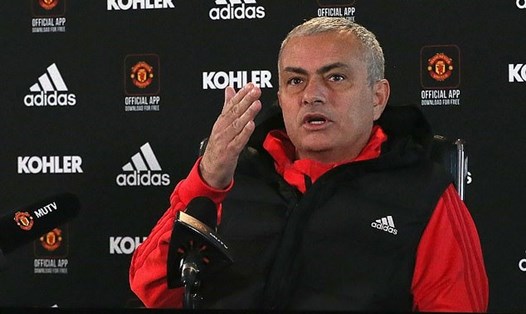Mourinho tỏ ra thất vọng vì Man United không chịu chi thêm tiền mua cầu thủ.