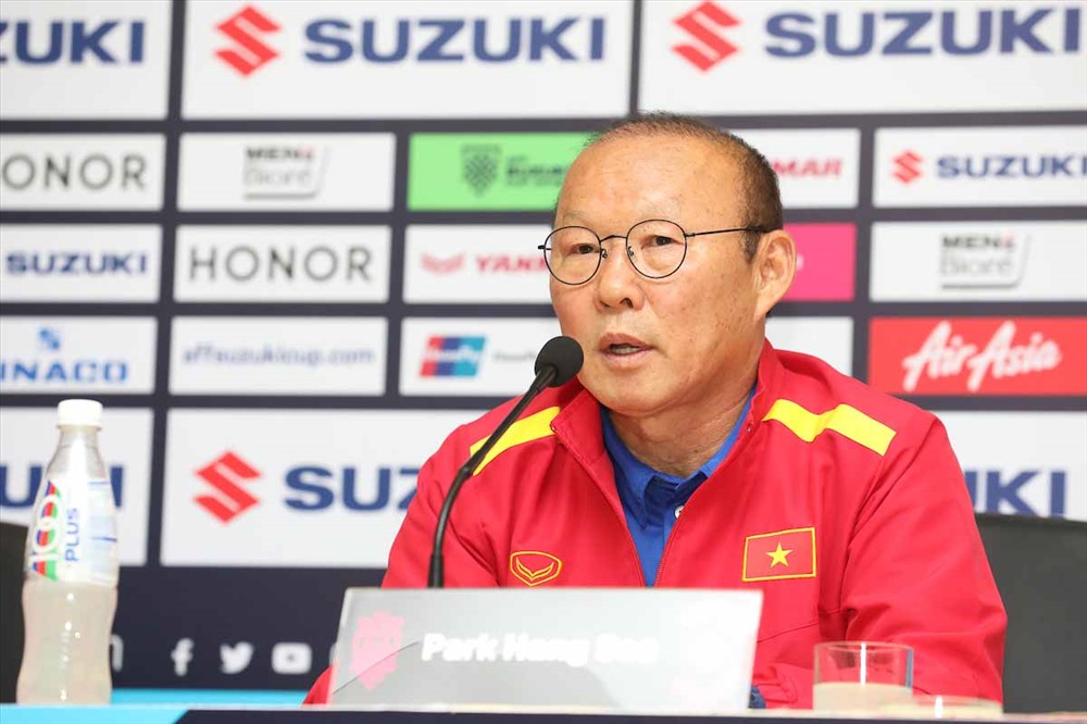 HLV Park Hang-seo a ngại sức ép từ 80.000 khán giả trên SVĐ Bukit Jalil sẽ ảnh hướng tới các học trò của ông. Ảnh: AFF