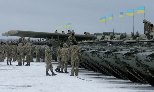 Ukraina ban bố thiết quân luật từ ngày 26.11 ở một số vùng phía đông lãnh thổ. Ảnh: AP. 