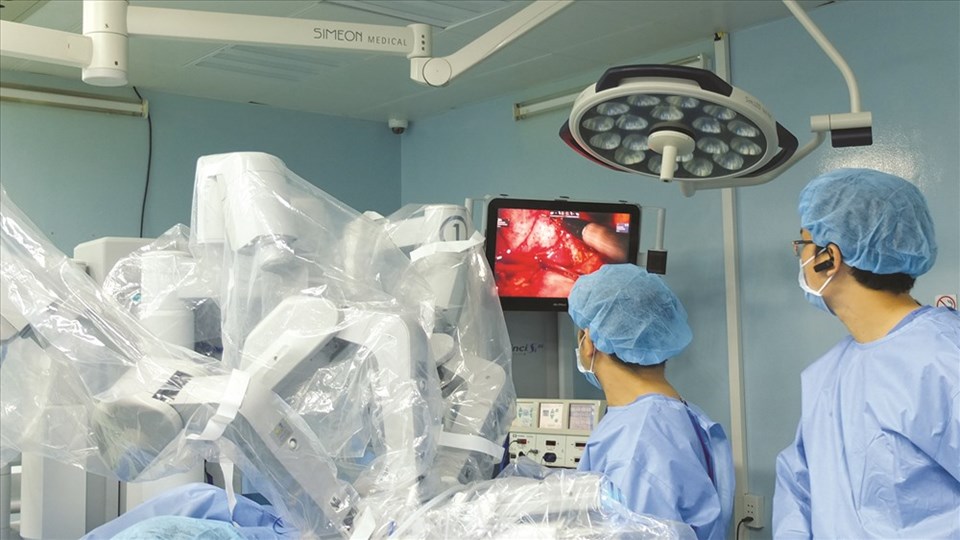 Một ca phẫu thuật robot. Một ca phẫu thuật robot.