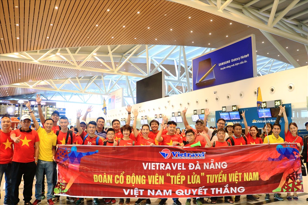 Vietravel tổ chức đưa cổ động viên Việt Nam sang Malaysia tiếp lửa cho đội tuyển Việt Nam ở trận chung kết AFF cup 2018. 