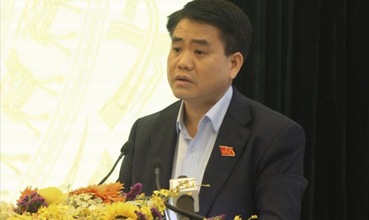 Chủ tịch UBND TP Hà Nội Nguyễn Đức Chung tại buổi tiếp xúc cử tri chiều 11.12. Ảnh Trần Vương