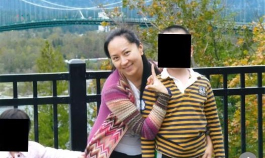 Ảnh chụp bà Mạnh Vạn Châu và gia đình ở Canada. Ảnh: SCMP.