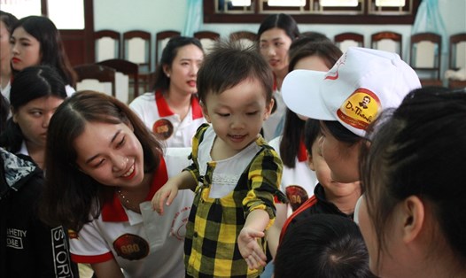 Hoa khôi Sinh viên Việt Nam với các hoạt động xã hội.