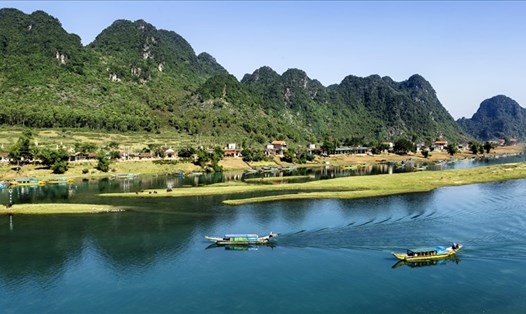 Sông Son (Quảng Bình) đẹp như một bức tranh. Ảnh: T.L