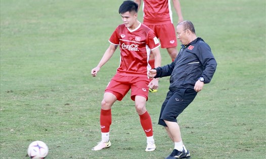 Lục Xuân Hưng vẫn chưa được thi đấu phút nào ở AFF Cup 2018. Ảnh: H.A