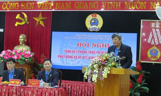 Phó Chủ tịch Thường trực Tổng LĐLĐVN Trần Thanh Hải chỉ đạo tại hội nghị. Ảnh: VH
