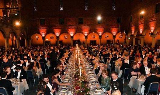 Bữa tiệc sau lễ trao giải Nobel tại Tòa thị chính Stockholm, Thụy Điển ngày 10.12. Ảnh: Reuters