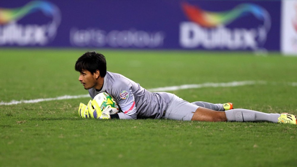 Thủ môn Malaysia Farizal Marlias trong trận đấu Malaysia - Việt Nam trên sân Mỹ Đình năm 2014. Ảnh: Goal. 