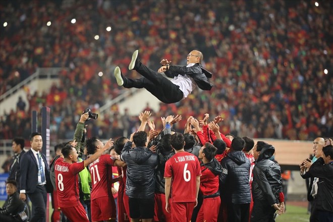 Chung kết AFF Cup 2018: Đội tuyển chọn nước ta nâng cụp vàng lịch sử
