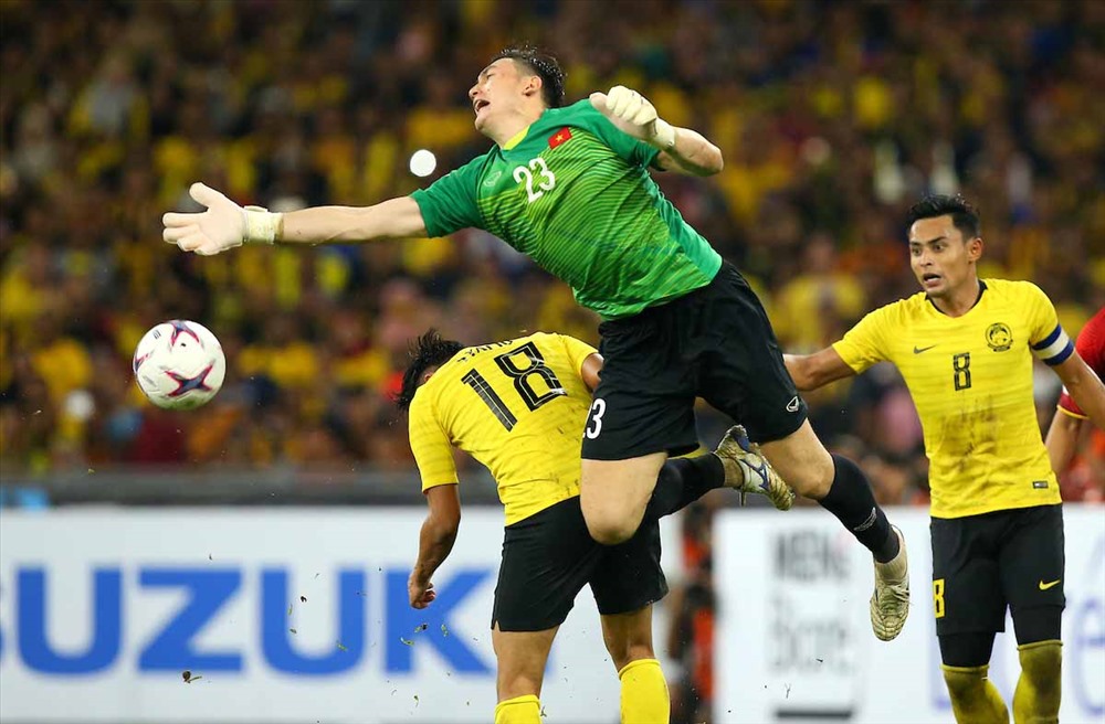 Thủ thành Văn Lâm góp công không nhỏ trong chức vô địch AFF Cup 2018 của ĐT Việt Nam. Ảnh: AFF