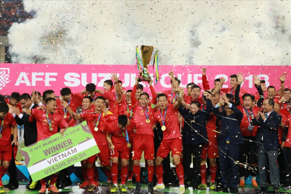 Với chiến thắng để giành ngôi vô địch AFF Cup 2018, ĐT Việt Nam đã vượt qua thành tích bất bại dài nhất thế giới của ĐT Pháp, ĐKVĐ thế giới. Ảnh: T.L