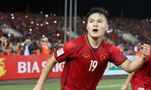 Nguyễn Quang Hải là cầu thủ xuất sắc nhất AFF Cup 2018. Ảnh: Fox Sports Asia