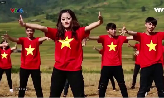 Ca khúc "Việt Nam ơi" được hàng triệu người hâm mộ bóng đá yêu thích. Ảnh: VTV