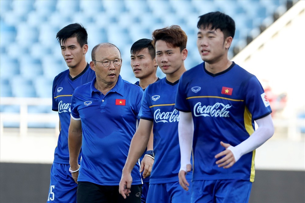 HLV Park Hang-seo gấp rút bổ sung thêm 6 tuyển thủ để chuẩn bị cho VCK Asian Cup 2019. Ảnh: M.T