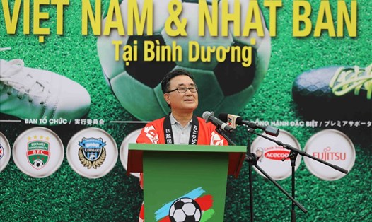 Ông Kawaue Junichi – Tổng lãnh sự quán Nhật Bản đánh giá cao ĐT Việt Nam trong tương lai gần sẽ là thế lực của bóng đá của khu vực cũng như Châu Á. Ảnh: D.P