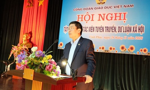 TS. Vũ Minh Đức - Chủ tịch CĐ Giáo dục VN phát biểu tại hội nghị. Ảnh: CĐ Giáo dục VN