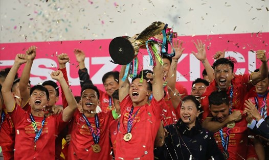 Đội tuyển Việt Nam giành 300.000 USD tiền thưởng khi vô địch AFF Cup 2018. Ảnh S.T