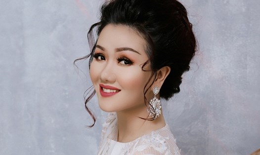 Anna Lan Ngọc.