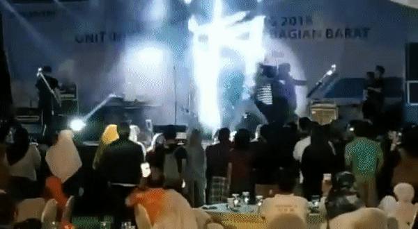 Khoảnh khắc tang thương từ trận sóng thần mới nhất ở Indonesia. Ảnh: PV. 