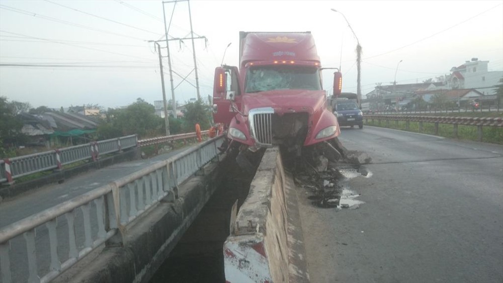 Một vụ TNGT trên cầu Voi 1.