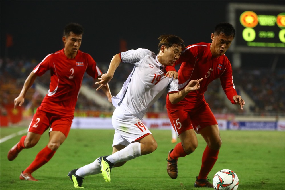 ĐT Việt Nam bất phân thắng bại với CHDCND Triều Tiên trong trận giao hữu khi mà HLV Park Hang-seo đã có nhiều điều chỉnh về nhân sự. Ảnh: Sơn Tùng