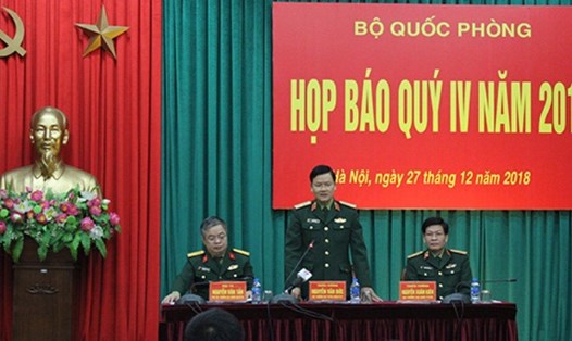 Thiếu tướng Nguyễn Văn Đức phát biểu tại họp báo. Ảnh: QĐND.