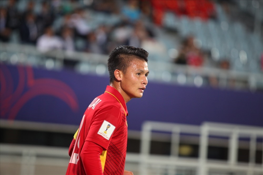 Quang Hải về nhì sau Bùi Thị Thu Thảo ở giải VĐV tiêu biểu toàn quốc 2018. Ảnh Đ.H