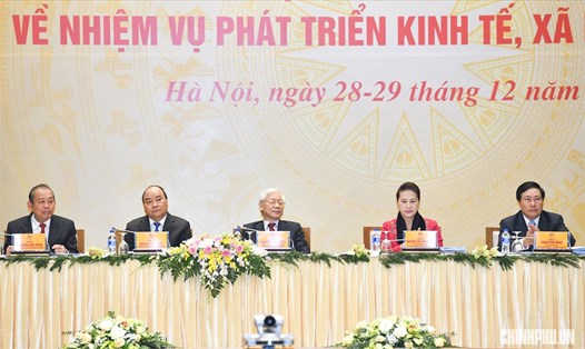 Các đồng chí lãnh đạo Đảng, Nhà nước tham dự Hội nghị. Ảnh: VGP/Quang Hiếu
