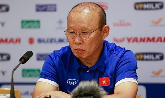 HLV Park Hang-seo cho biết Việt Nam cần giành được 4 điểm tại vòng bảng Asian Cup 2019 mới có cơ hội vượt qua vòng bảng. Ảnh: Đ.H