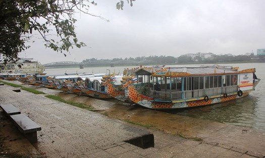 Thuyền rồng trên sông Hương. Ảnh: NYV