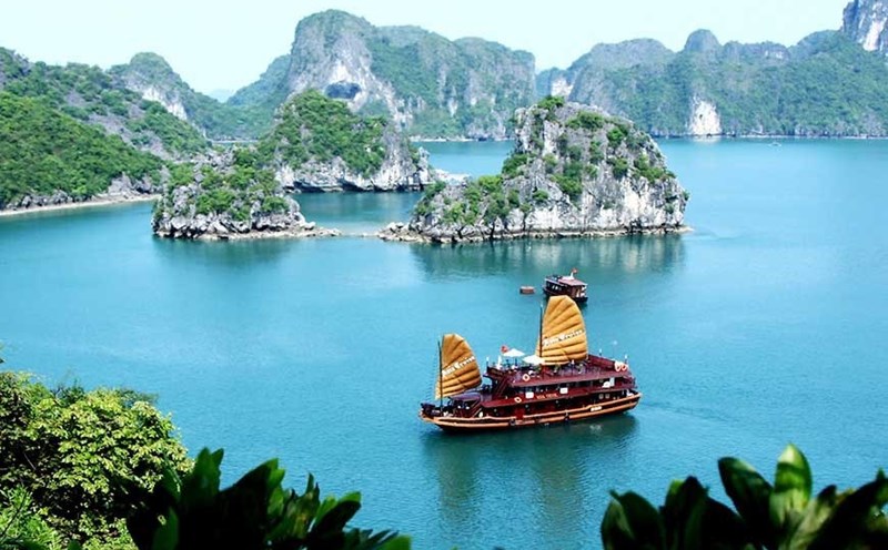 Du lịch Việt Nam là một trong những điểm đến thu hút khách quốc tế. Ảnh: T. L.