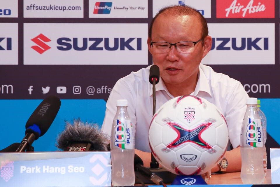 HLV Park Hang-seo ấn tượng với khoảnh khắc ghi bàn của Công Phượng. Ảnh: Hải Nguyễn 