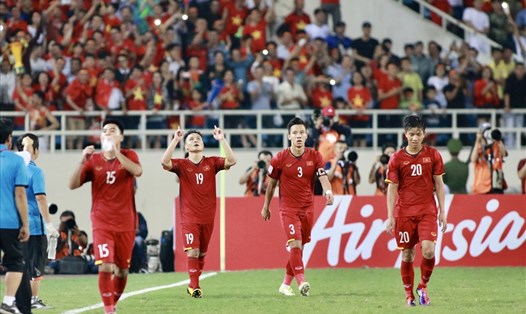 ĐT Việt Nam được VFF thưởng nóng số tiền 1 tỷ đồng với thành tích lọt vào trận chung kết. Ảnh: T.L