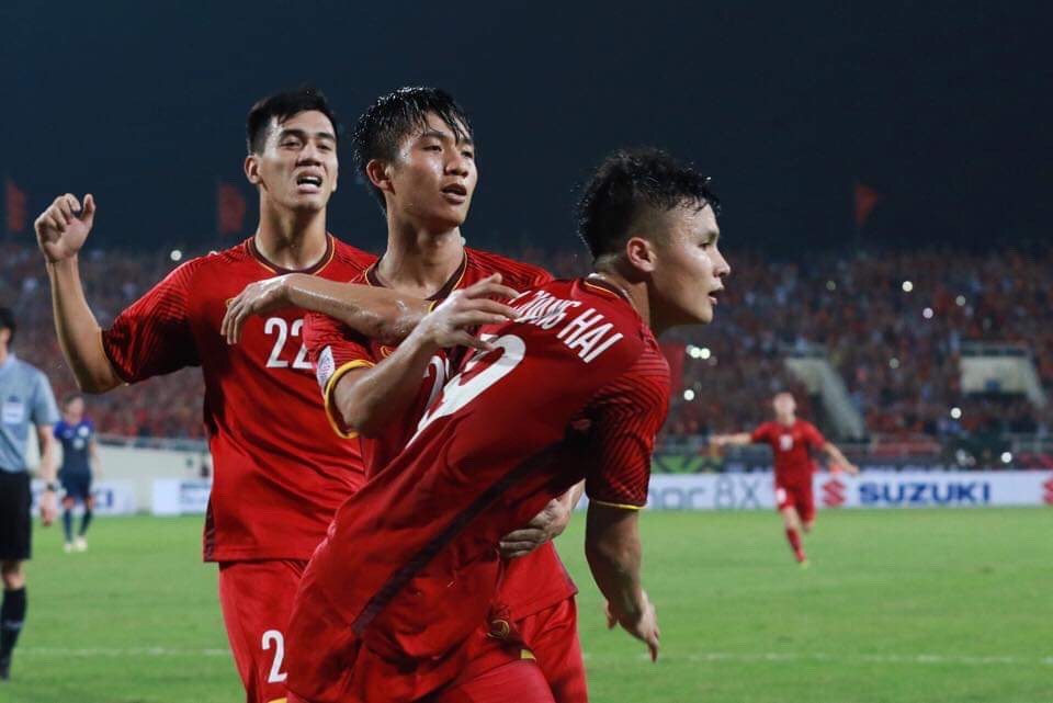 Quang Hải có bàn mở tỉ số trong trận bán kết lượt về. Ảnh Hai Nguyen