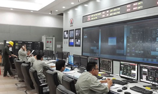 Điều hành sản xuất tại Cty Nhiệt điện Đông Triều. Ảnh: PV
